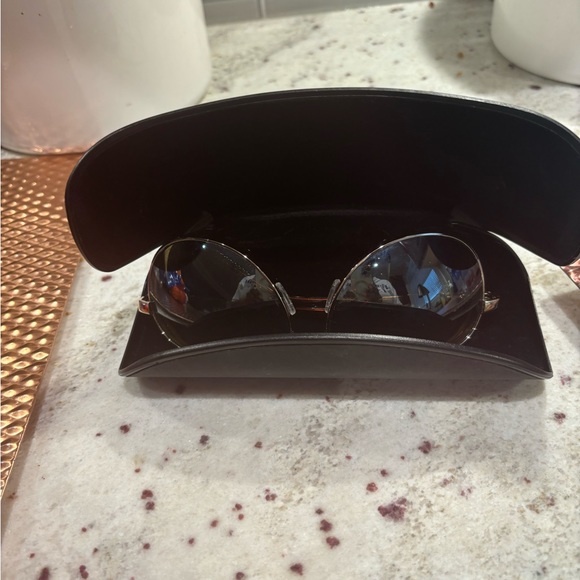 Armani Exchange eyeglass case - Picture 10 of 12